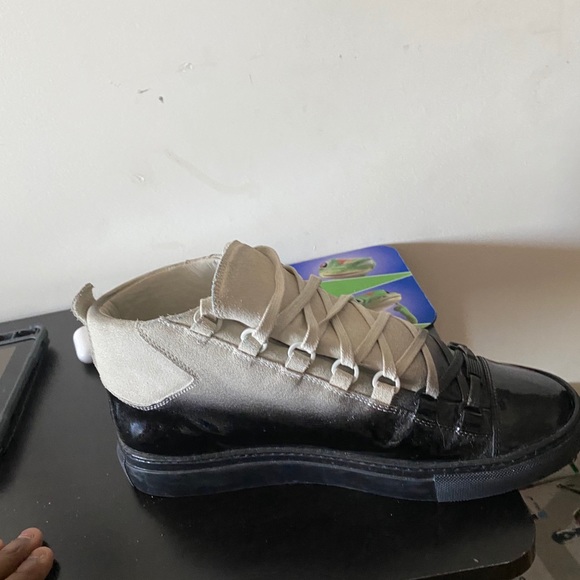 BALENCIAGAS ARENA BEIGE AND BLACK !! - Picture 2 of 6